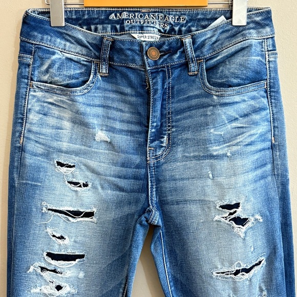 American Eagle Outfitters Distressed Denim Capri Jeans - Picture 4 of 16